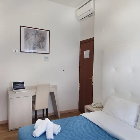 Riviera Mare Life 3* Римини