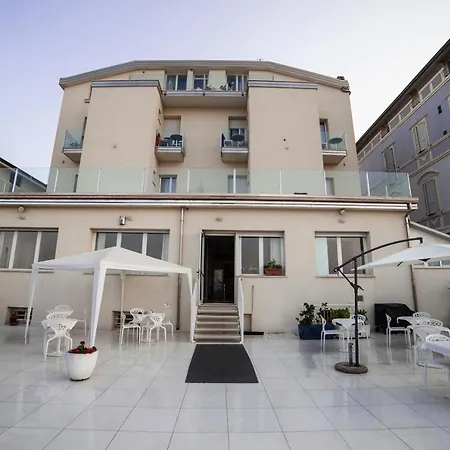 Отель Riviera Mare Life Римини