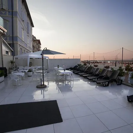 Riviera Mare Life Отель Римини